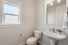 07-Guest-Bathroom